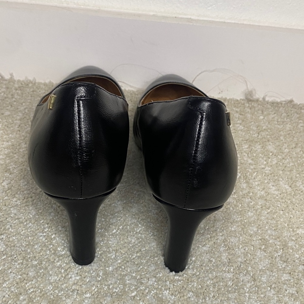 Vionic Black Pumps - image 4